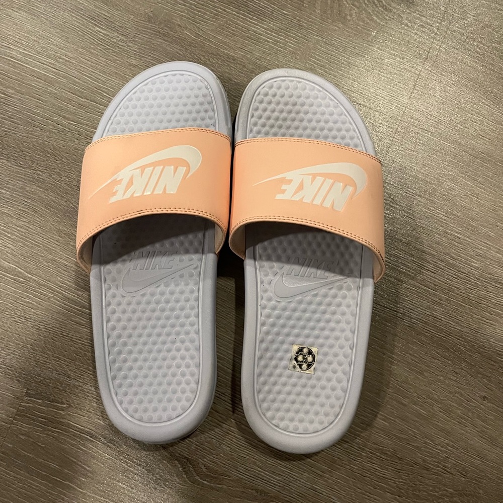 Nike light pink slides